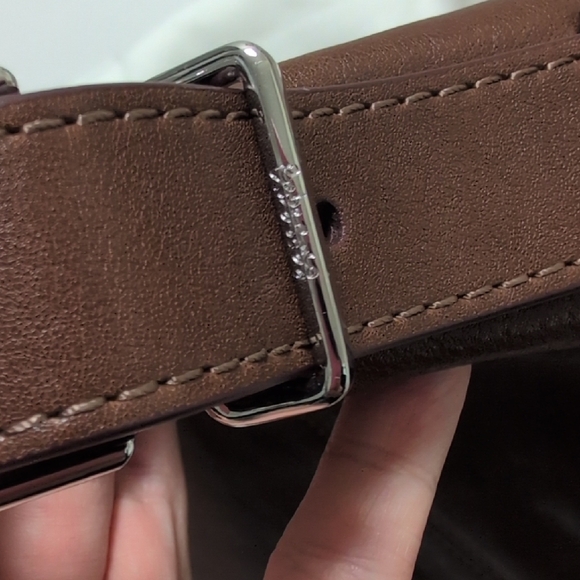 Chic Tan Genuine Leather Shoulder Bag - Picture 7 of 11